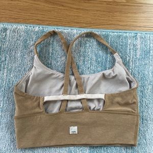 Vuori sports bra